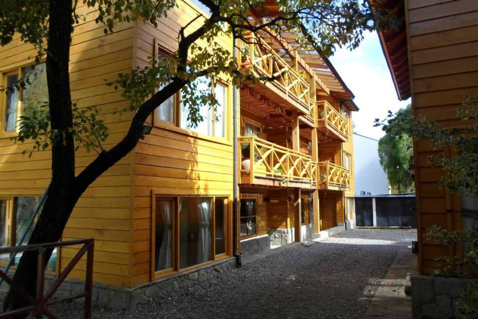 Apart Hotel Robles Del Sur San Martín de los Andes Dış mekan fotoğraf